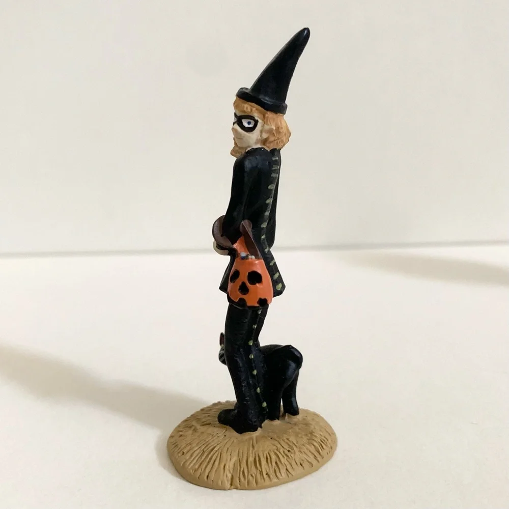 Vintage 90’s Halloween witch girl and cat figurine